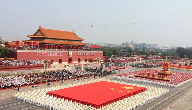 2019年，令尊龙凯时自豪的一件事——效劳国庆70周年大阅兵及联欢运动